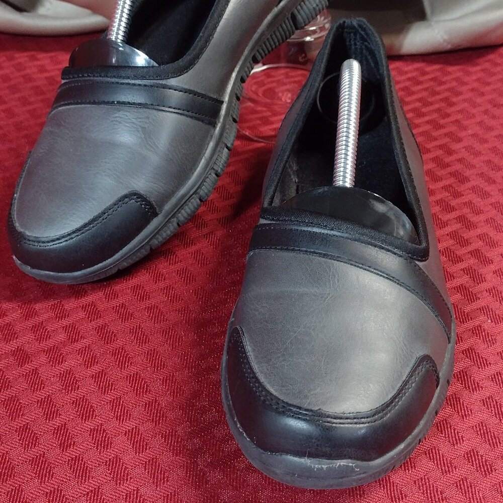 Women’s Black and Gray Shoes – Size 7